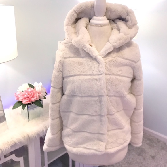Forever 21 Girls faux fur coat - Picture 2 of 7
